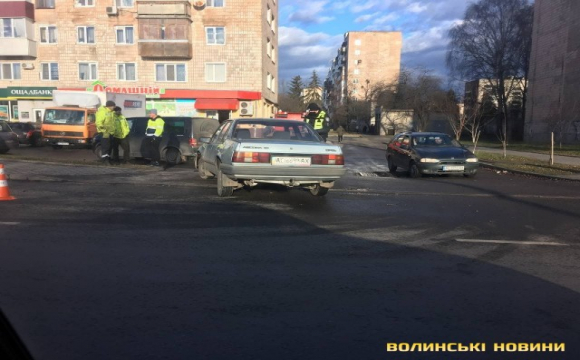 У Луцьку ДТП поблизу Ківерцівського мосту. ФОТО