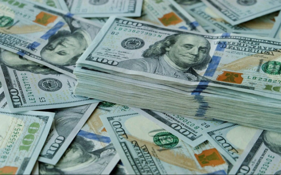 Яким буде курс долара в Україні наприкінці січня