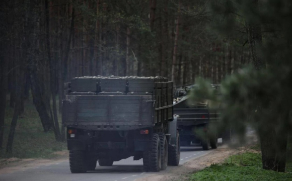 РФ масово перекидає військових і техніку у напрямку українського міста