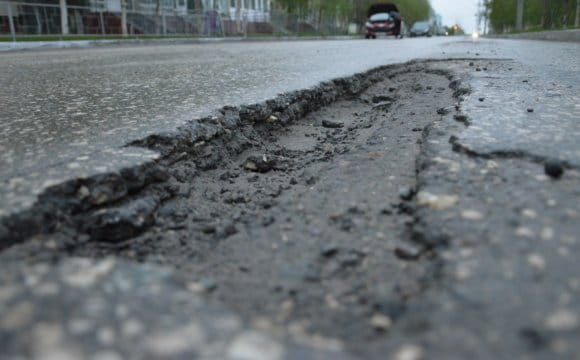 У Луцьку водії масово скаржаться на стан доріг