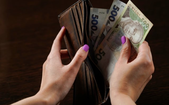 Українцям виплачуватимуть понад 8 тисяч гривень допомоги