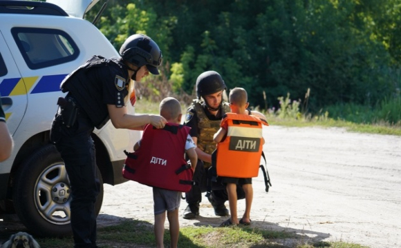 З української області закликають терміново евакуюватися батьків з дітьми