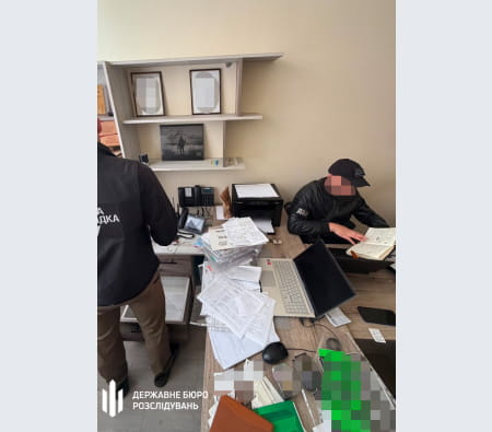 Непридатність за 7 тисяч доларів: на Волині начальника ТЦК викрили на хабарі
