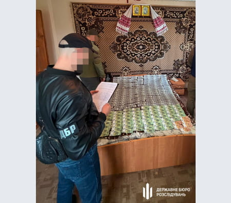 Непридатність за 7 тисяч доларів: на Волині начальника ТЦК викрили на хабарі
