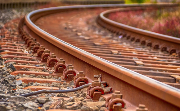 На заході України під поїздом трагічно загинула 14-річна школярка