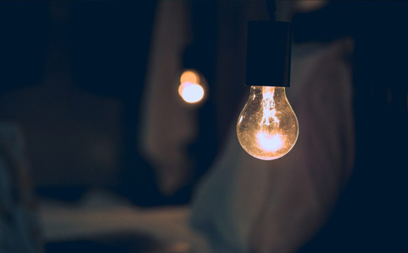 В Україні з 1 березня зміняться тарифи на світло: скільки треба буде платити