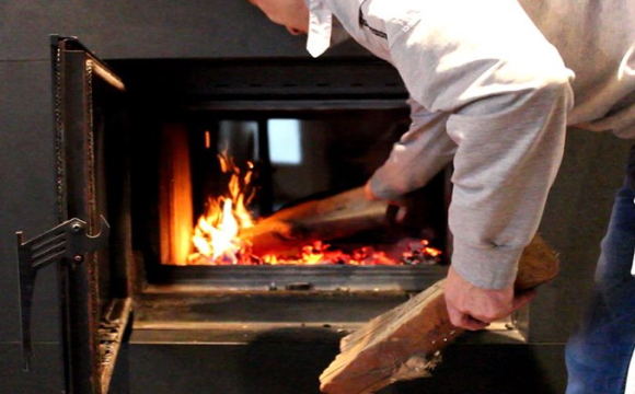 Секрети опалення: як вибрати дрова, щоб вони горіли довго і давали максимум тепла