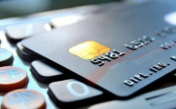 Чи можуть праціники ТЦК блокувати банківські картки українців: остаточна відповідь