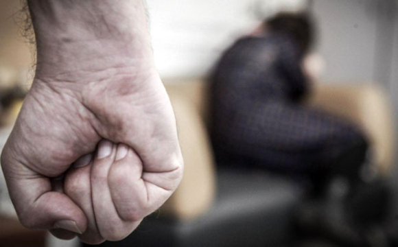 На Волині військовий неодноразово знущався з матері