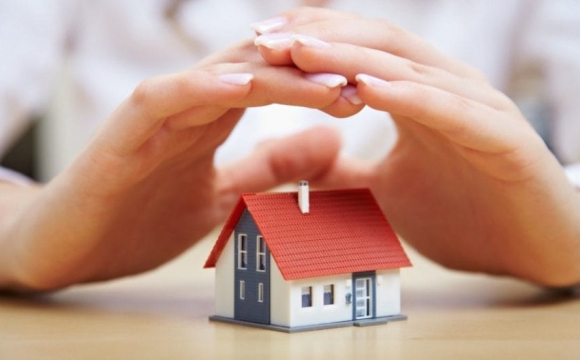 Українців закликали купувати нерухомість і землю