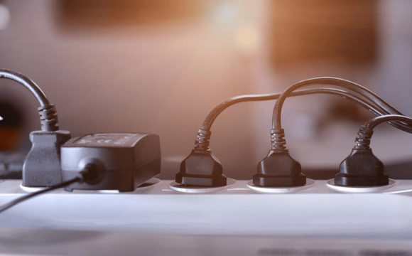 Які 5 приладів заборонено вмикати в подовжувач