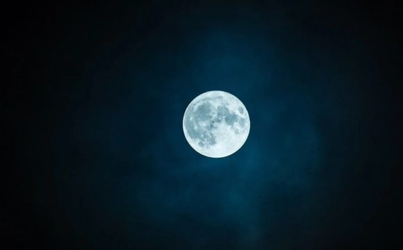 Над Україною зійшли одразу чотири Місяці