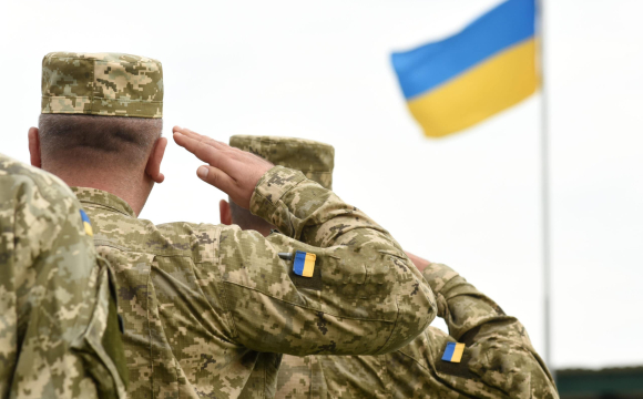 Скільки українців не готові захищати країну