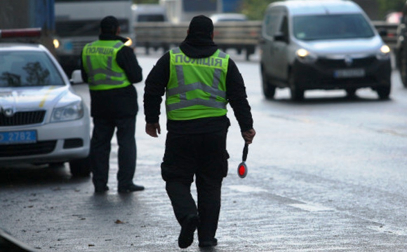 Зізнання, агресія і мовчання: що найбільше шкодить водієві під час зупинки поліцією
