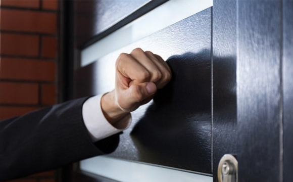 Українці масово скаржаться на колекторів