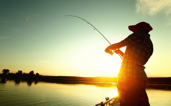 В Україні рибалка витягнув із води 18-кілограмову рибу