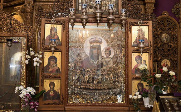 В Україні є чудотворна ікона, яка сама себе «сфотографувала»