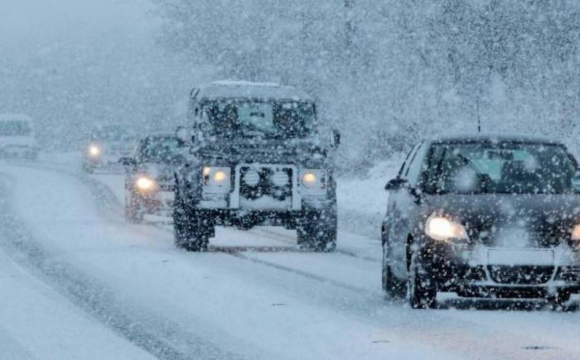В Україні заборонили рух автобусів і вантажівок на важливій трасі