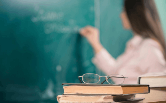 Вчителька звернулась до українців, які після 24 лютого виїхали за кордон