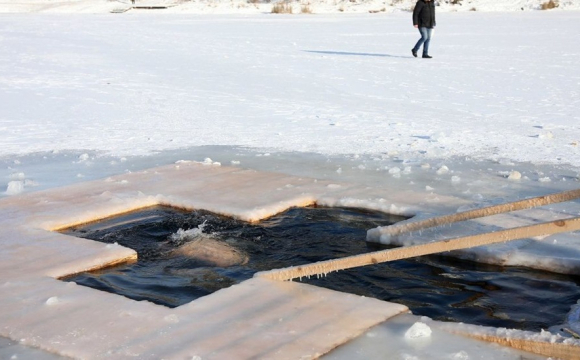 Українців закликали не купатися на Водохреще