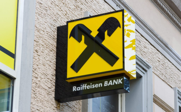 «Райффайзенбанк» заблокував рахунок дружині загиблого військового: що сталось