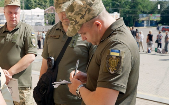 Що робити, якщо ТЦК забрало водія, а авто залишили на дорозі