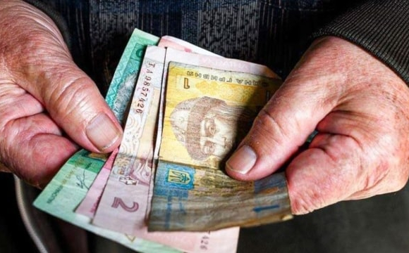 Українці можуть отримати лише половину пенсії у листопаді