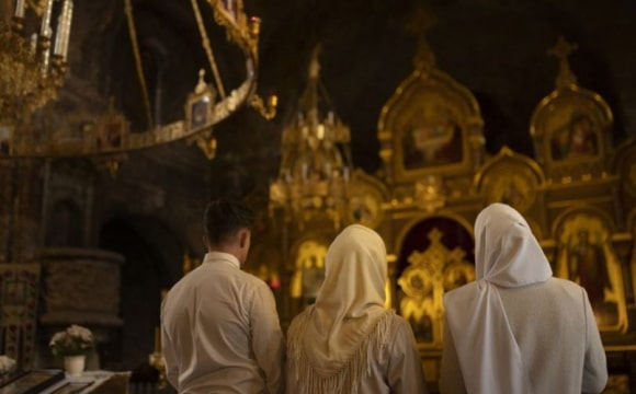 Чому жінки не можуть бути священниками