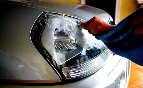 Водіїв в Україні можуть оштрафувати за фари
