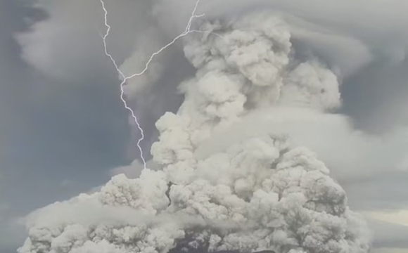 Вчені попереджають про можливе виверження підводного вулкану