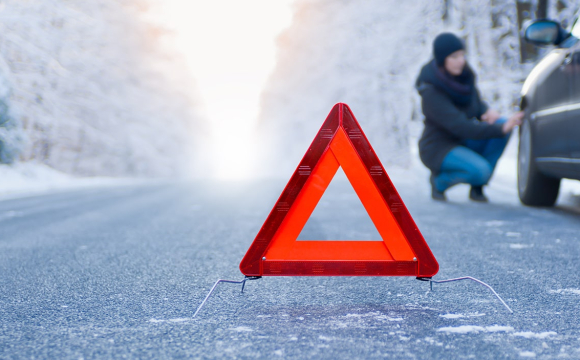 У Луцьку зіткнулися снігоочисна машина та легковик