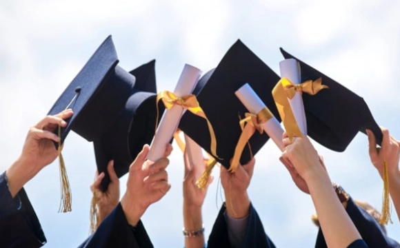 В Україні масово відраховують студентів