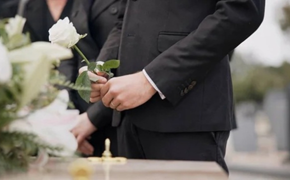 На власному весіллі помер 23-річний чоловік