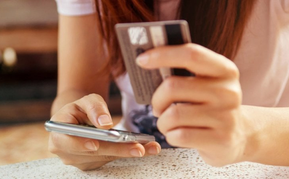 Жінка втратила 300 тисяч гривень: українців попередили про небезпечні дзвінки