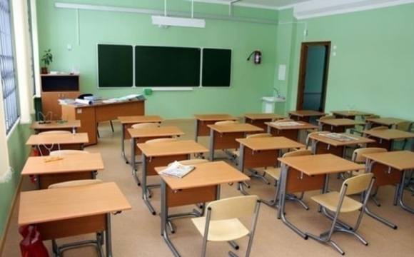 З 10-ти шкіл на заході України закликали терміново забрати дітей додому: що сталося