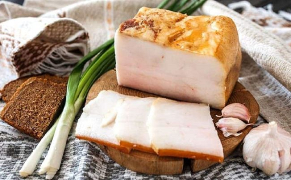 Україна різко збільшила імпорт сала з початку 2026 року