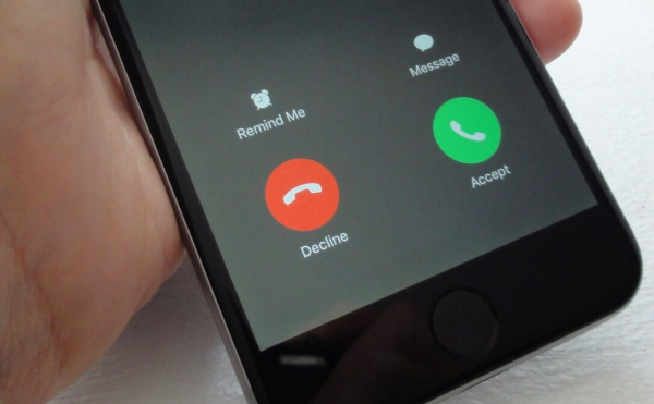 Українцям масово дзвоняють і мовчать у слухавку: що відбувається