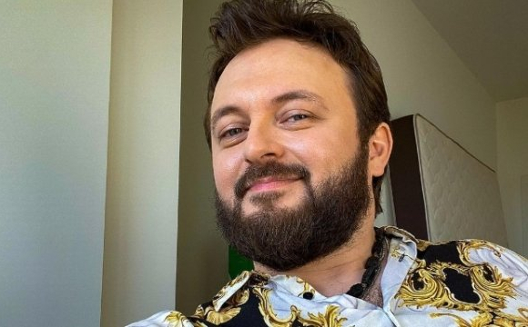 Відомий співак відреагував на вагітність колишньої дружини: що він сказав