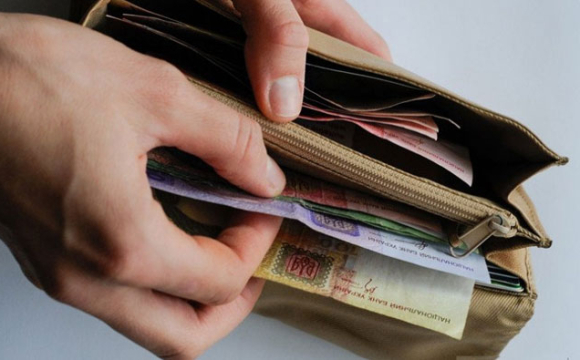 Названі дві області на заході України із найнижчими зарплатами