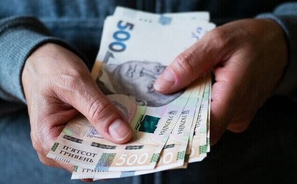Стало відомо, скільки грошей потрібно українцям на базові потреби