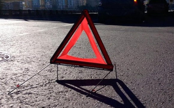 На Волині сталася ДТП: авто злетіло з дороги