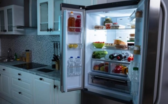 Як зберегти продукти у холодильнику під час відключення світла