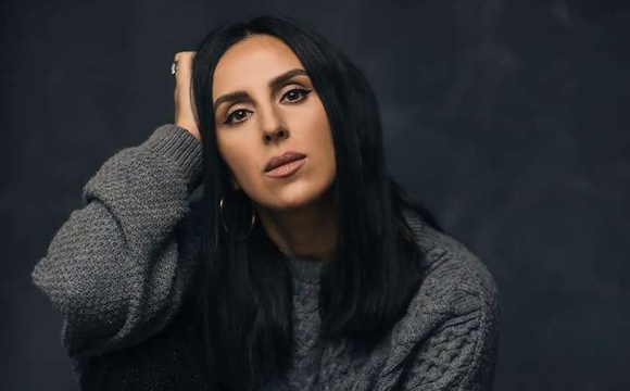 Відома українська співачка жорстко впала зі сцени