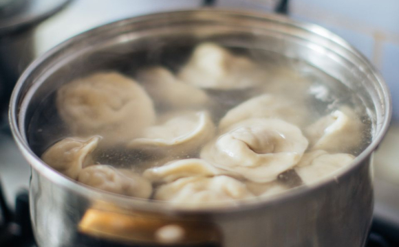 Як правильно варити пельмені