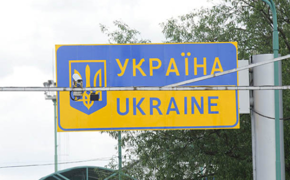 Українці масово виїжджають до Польщі: що відбувається