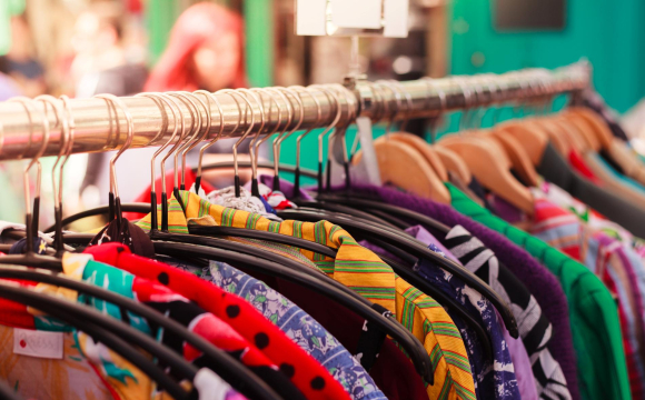 Не лише одяг: які 8 речей вигідніше купувати у секонд-хенді