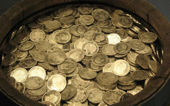 Священник із заходу України знайшов скарб просто на подвір’ї