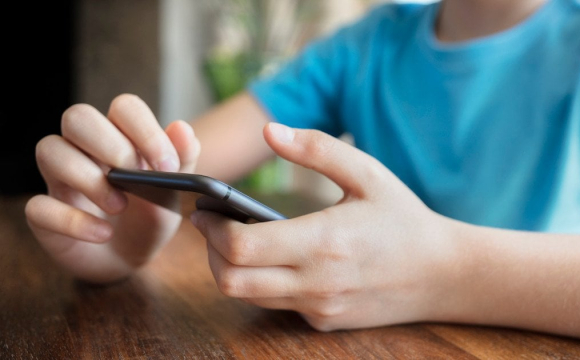 На Волині дитина знімала непристойні відео у шкільному туалеті