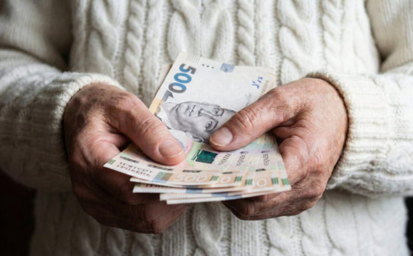 В українців можуть забрати частину пенсії: у ПФУ зробили важливе попередження