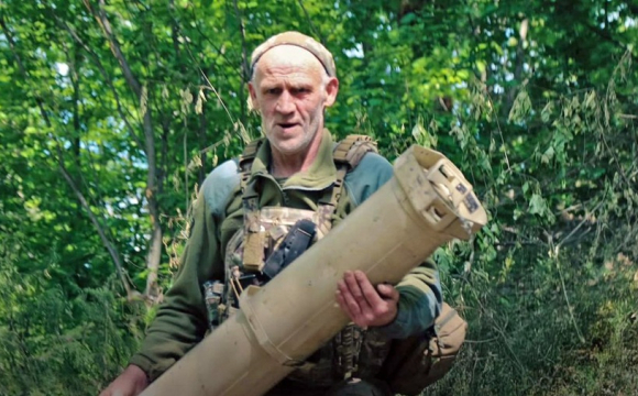 «Ми живемо на позитиві»: 58-річний артилерист волинської бригади воює у Харківській області